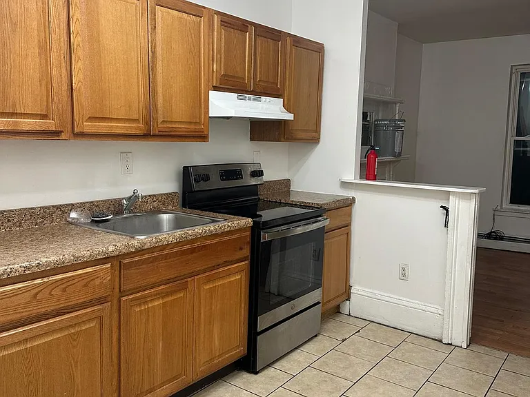 52 S Miller St #B — Photo 6
