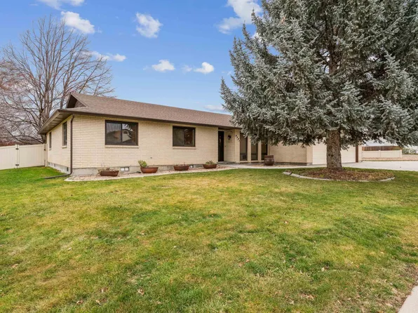 2421 Airport Ave, Caldwell, ID 83605