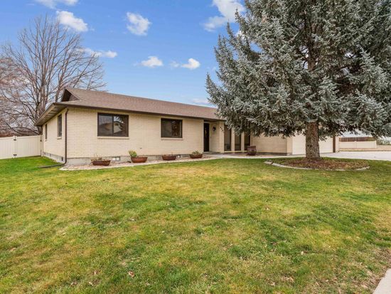 2421 Airport Ave, Caldwell, ID 83605