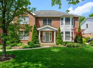 920 Meadowlark Ln, Glenview, IL 60025