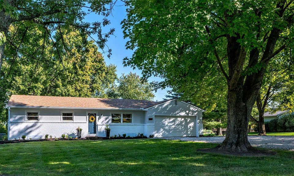 1st image of 230 N Parkway Dr