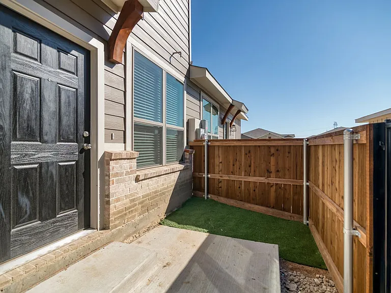 711 Harvest Moon Dr — Photo 18