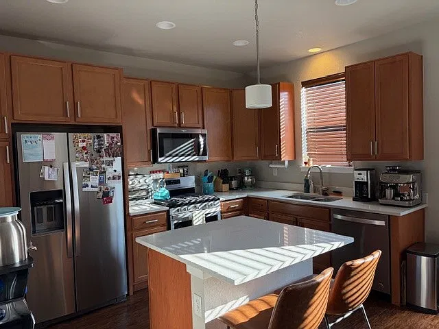 3 bed, 2.5 bath, 1756 sqft, $3,200 — Photo 4