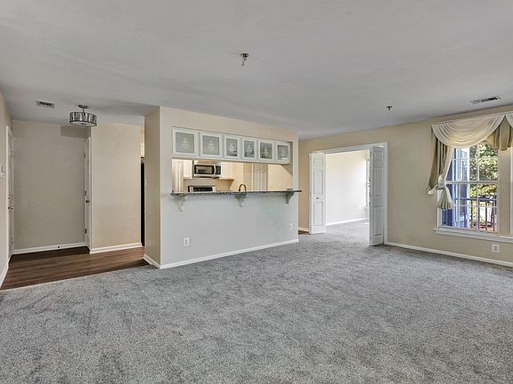 5th image of 10214 Wolfe Manor Ct Unit 106