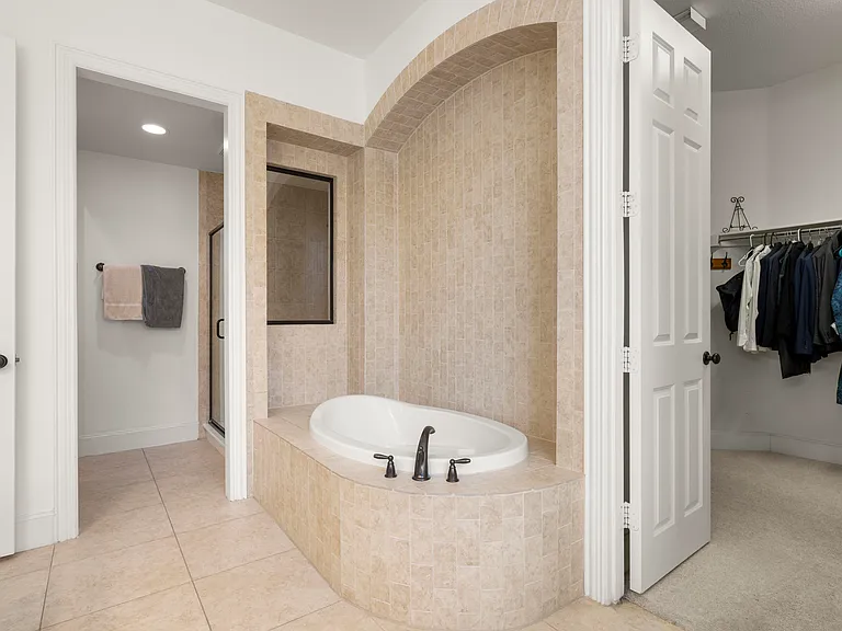 726 Sleepy Creek Dr — Photo 12