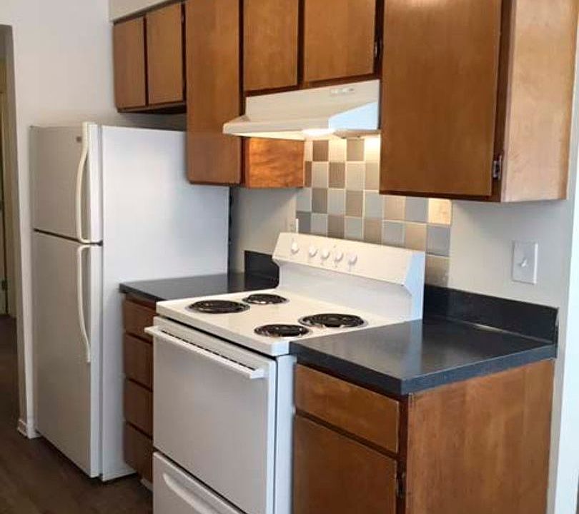 1st image of 2401-2453 SE Taylor St #2427