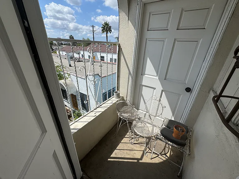 3929 Melrose Ave #3929 — Photo 3