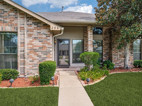 4th image of 206 Carolina Ct