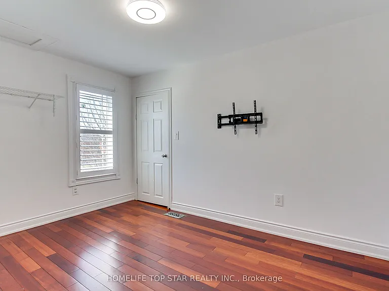 17 Royal St #UPPER — Photo 17