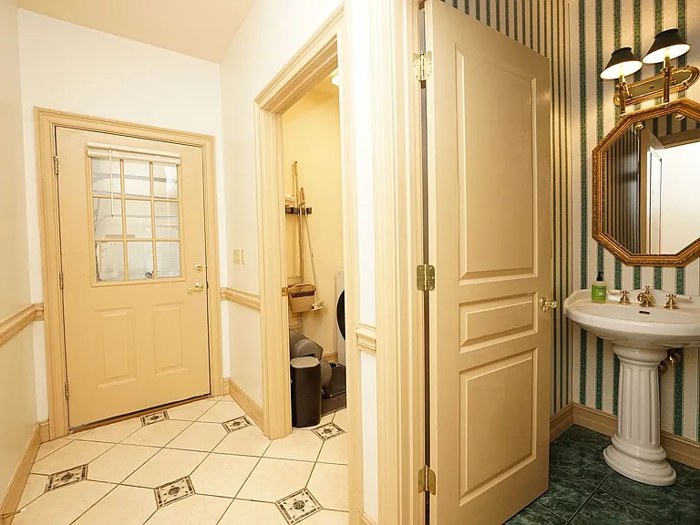 428 Riverchase Blvd — Photo 35