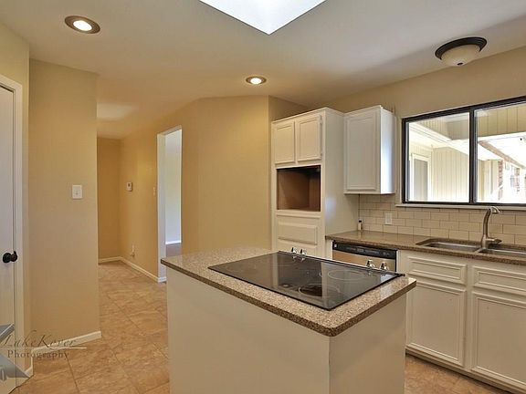 3rd image of 3 Edgemont Ct