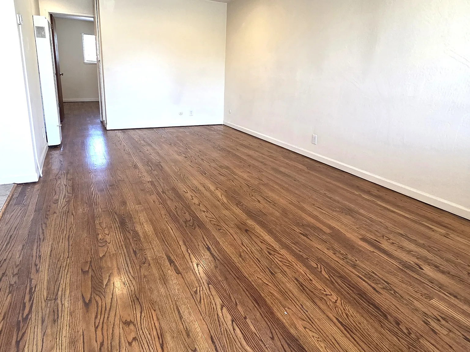 2 bed, 950 sqft, $2,750 — Photo 2