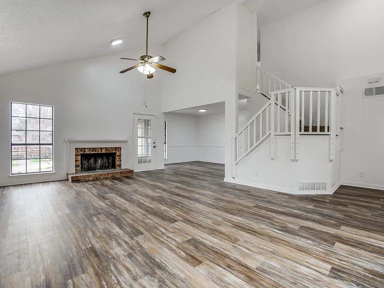 434 Wellington Dr — Photo 4