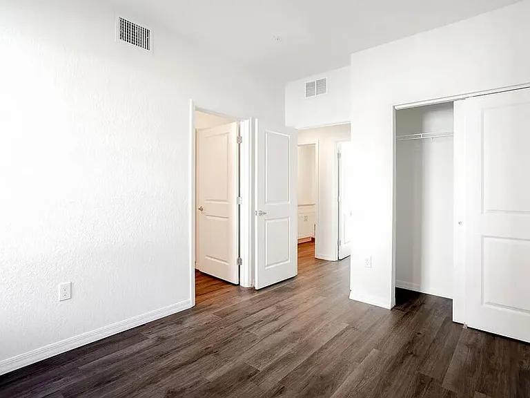 915 Ariana Apartment Community — Photo 54