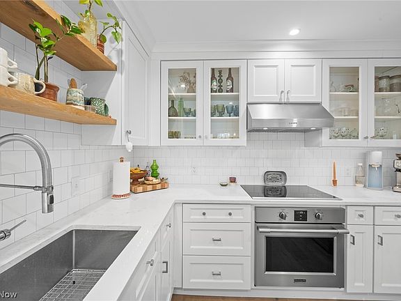 5th image of 1840 Hickory Ln #27