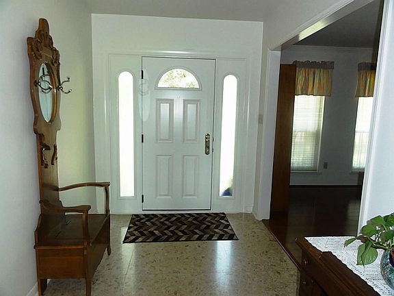 Big open and inviting entry