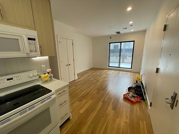 3rd image of 824 Lexington Ave #1C