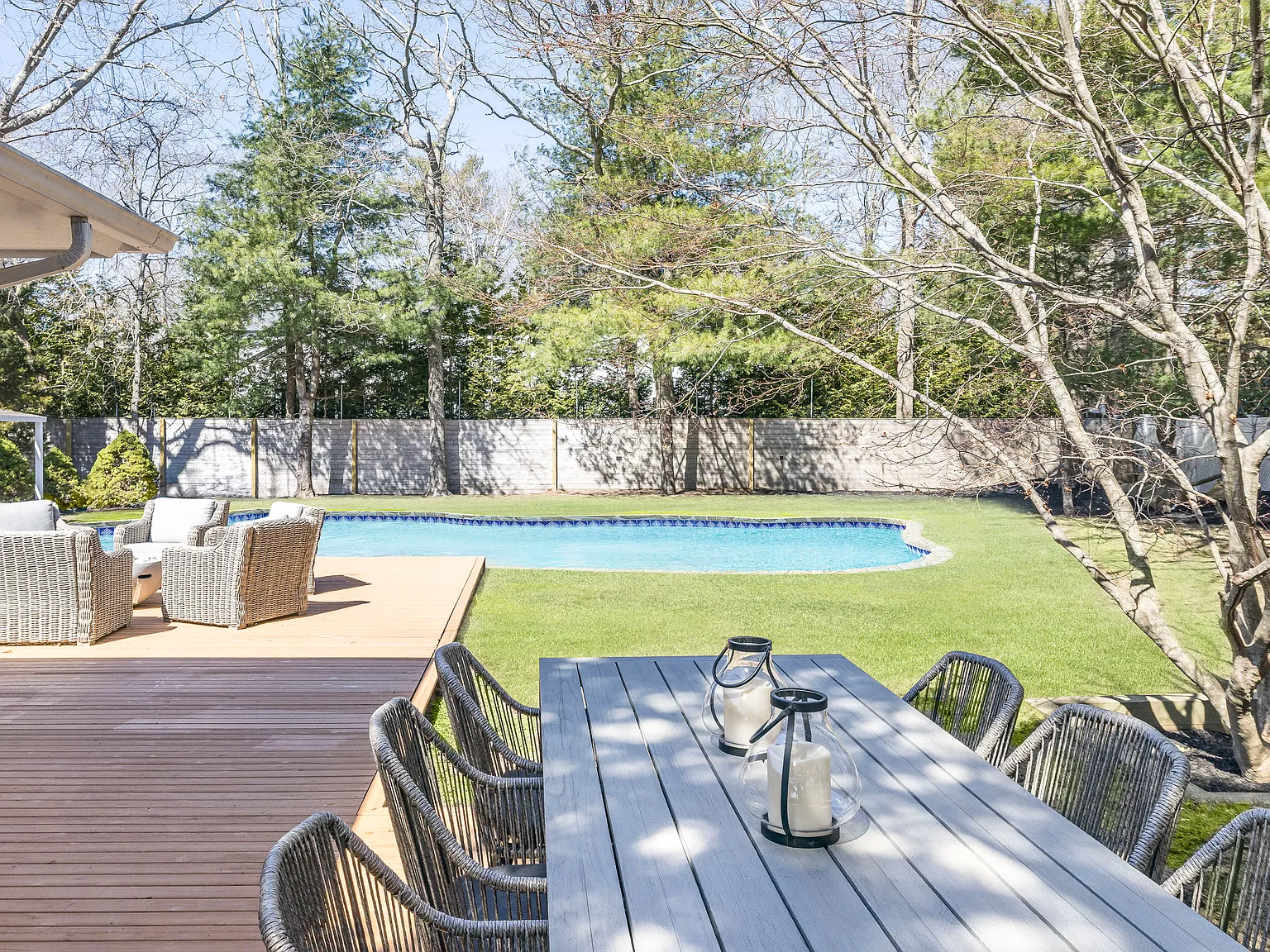 Sleek Summer Escape In East Hampton — Photo 4