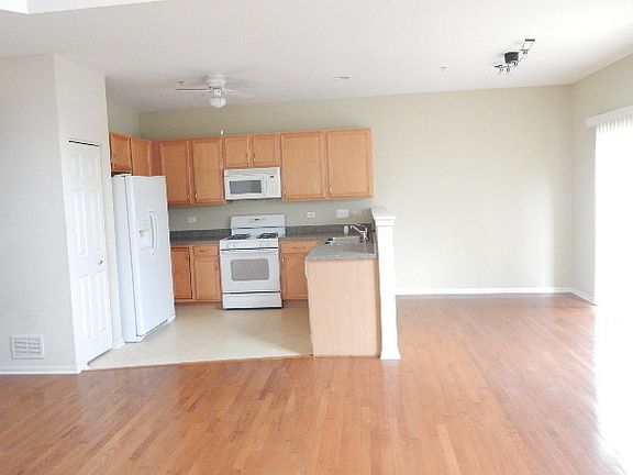 5th image of 1692 Buckingham Dr #1692
