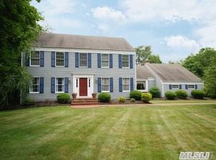 99 Dyke Rd, Setauket, NY 11733