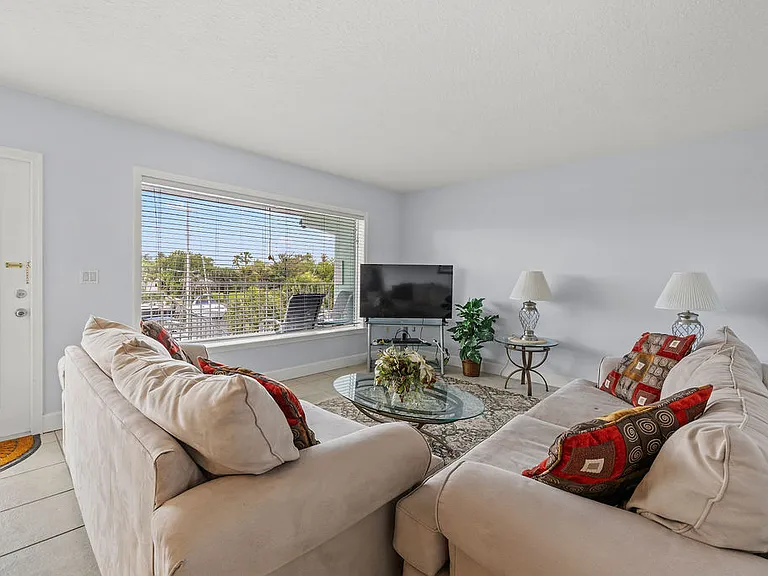 23 Royal Palm Point #A — Photo 4
