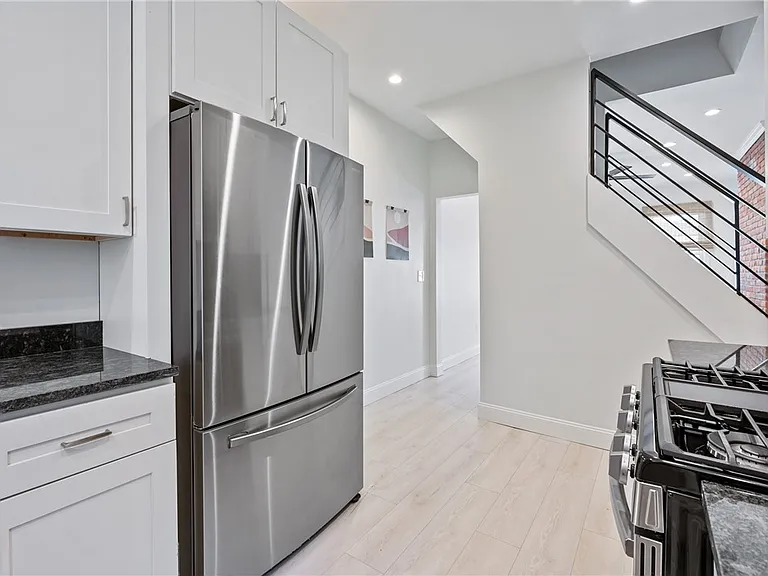 5140 Dresden Way — Photo 9