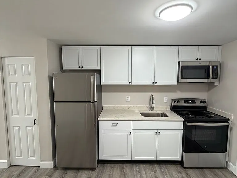 Willard Street Apartments offers the perfect location, with easy access to all major Highways 495... — Photo 12