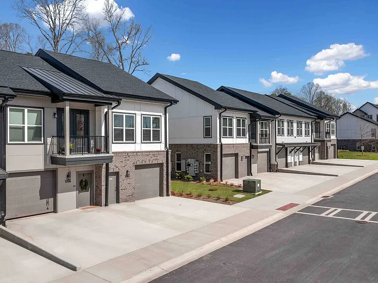 Conclave at Sugar Hill Apartments and Townhomes — Photo 27