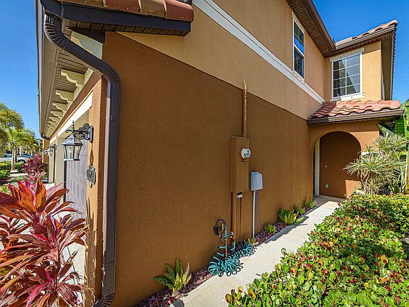 4th image of 124 Redondo Dr