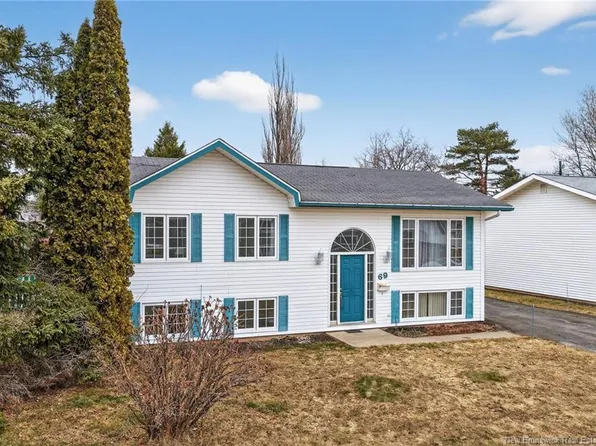 69 Pasadena Dr, Moncton, NB E1G 1H7