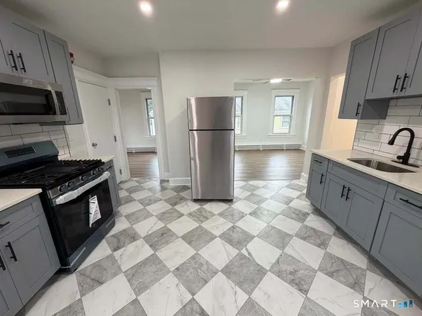 264 Clover St Floor 2, Stratford, CT 06614