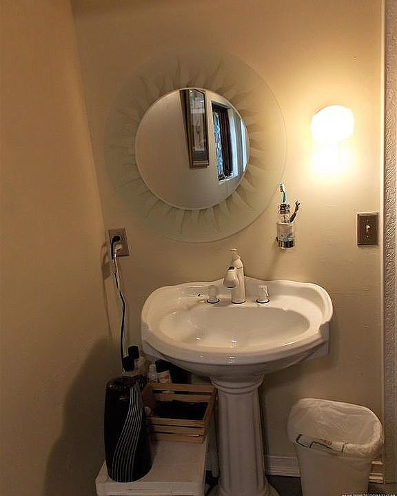 Wheelchair friendly bathroom