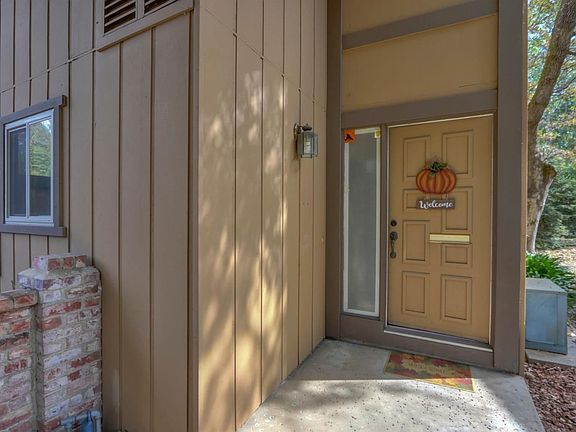 3rd image of 6926 Monticello Ct