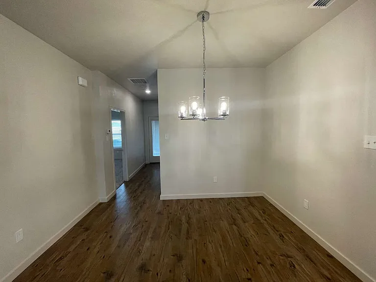 10902 Aberdeen Ave — Photo 4
