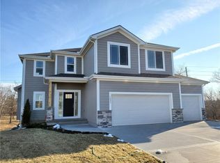 1021 SE Auburn Ct, Blue Springs, MO 64014