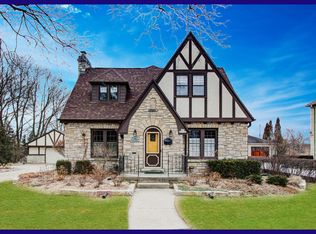 N87W15749 Kenwood Blvd, Menomonee Falls, WI 53051