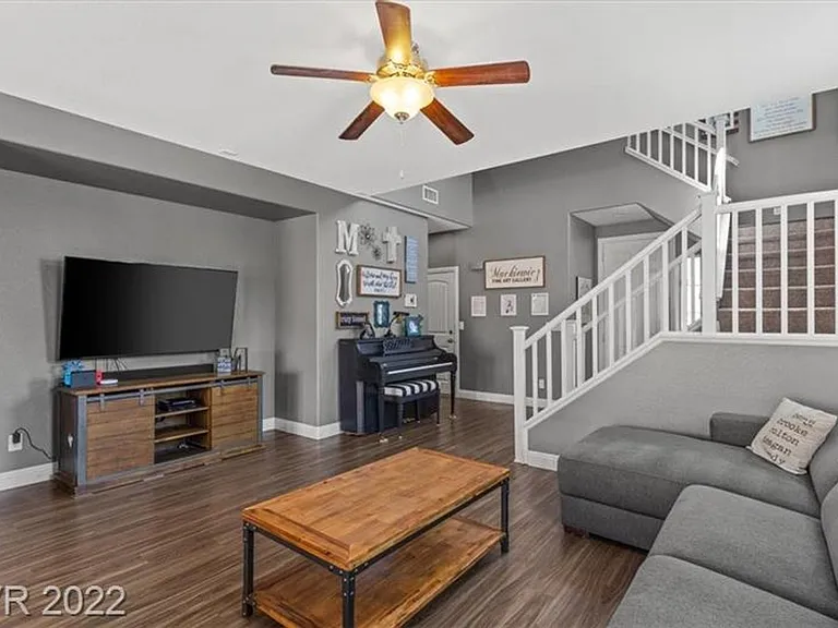 7725 Donner Peak St — Photo 6