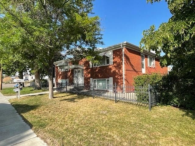 1st image of 2901 8th Ave N