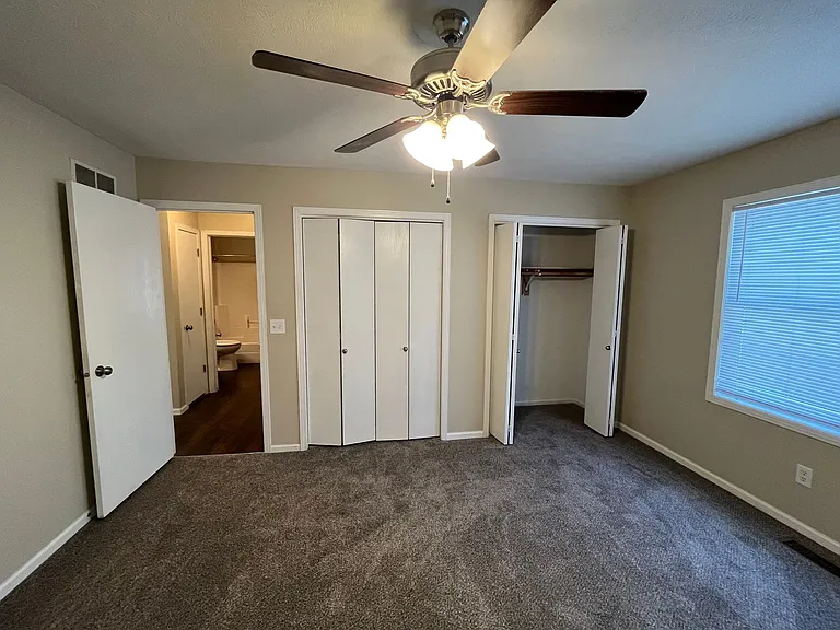 420 W Saunders Ave — Photo 5