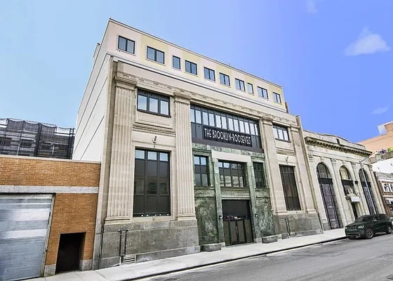 Rented by Level Group | media 44