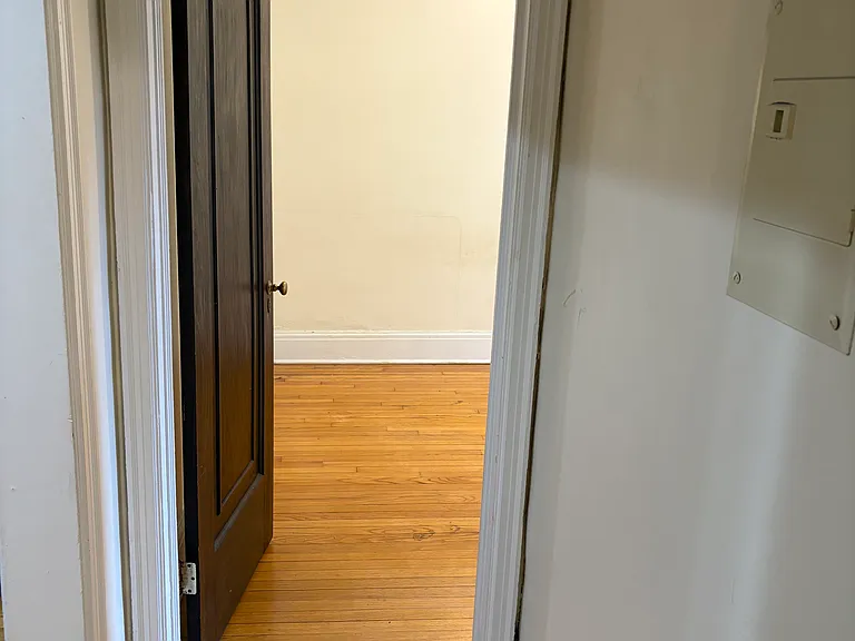 198 Pawling Ave #14 — Photo 13