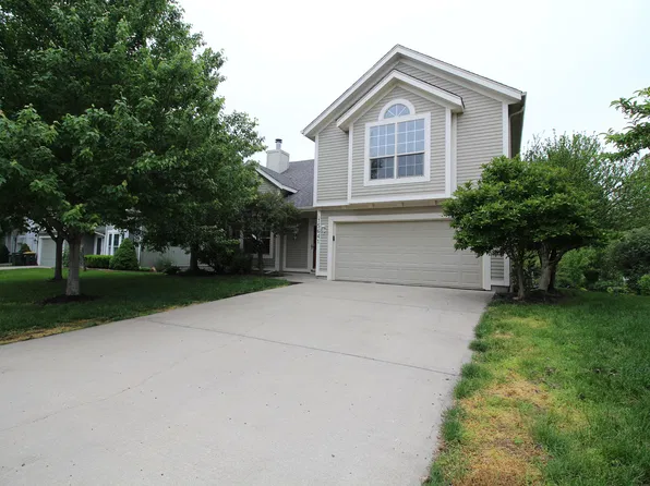 15641 Foster St, Overland Park, KS 66223