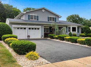 19 Rota Dr, Parlin, NJ 08859