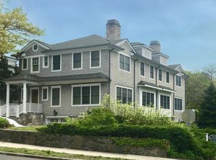 146 E Elm St #B, Greenwich, CT 06830