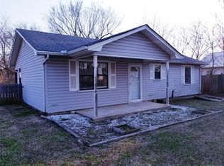 910 W Rankin Ave, Checotah, OK 74426