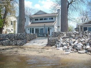 2367 E Sand Rd, Port Clinton, OH 43452