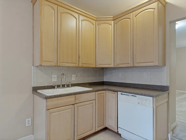 4110 Woodhead St — Photo 6
