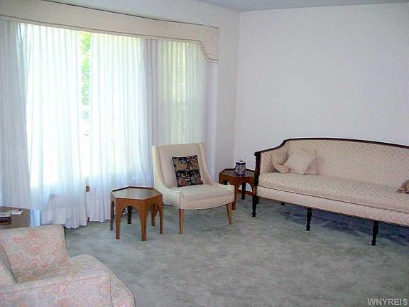 4th image of 204 Donna Lea Blvd