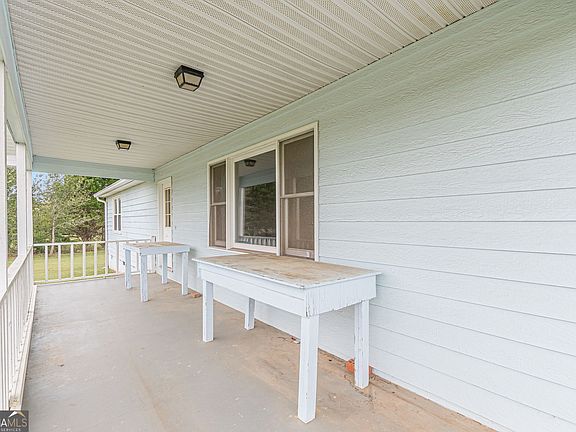 5th image of 1701 Beeks Rd