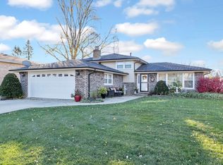 10648 S Michael Dr, Palos Hills, IL